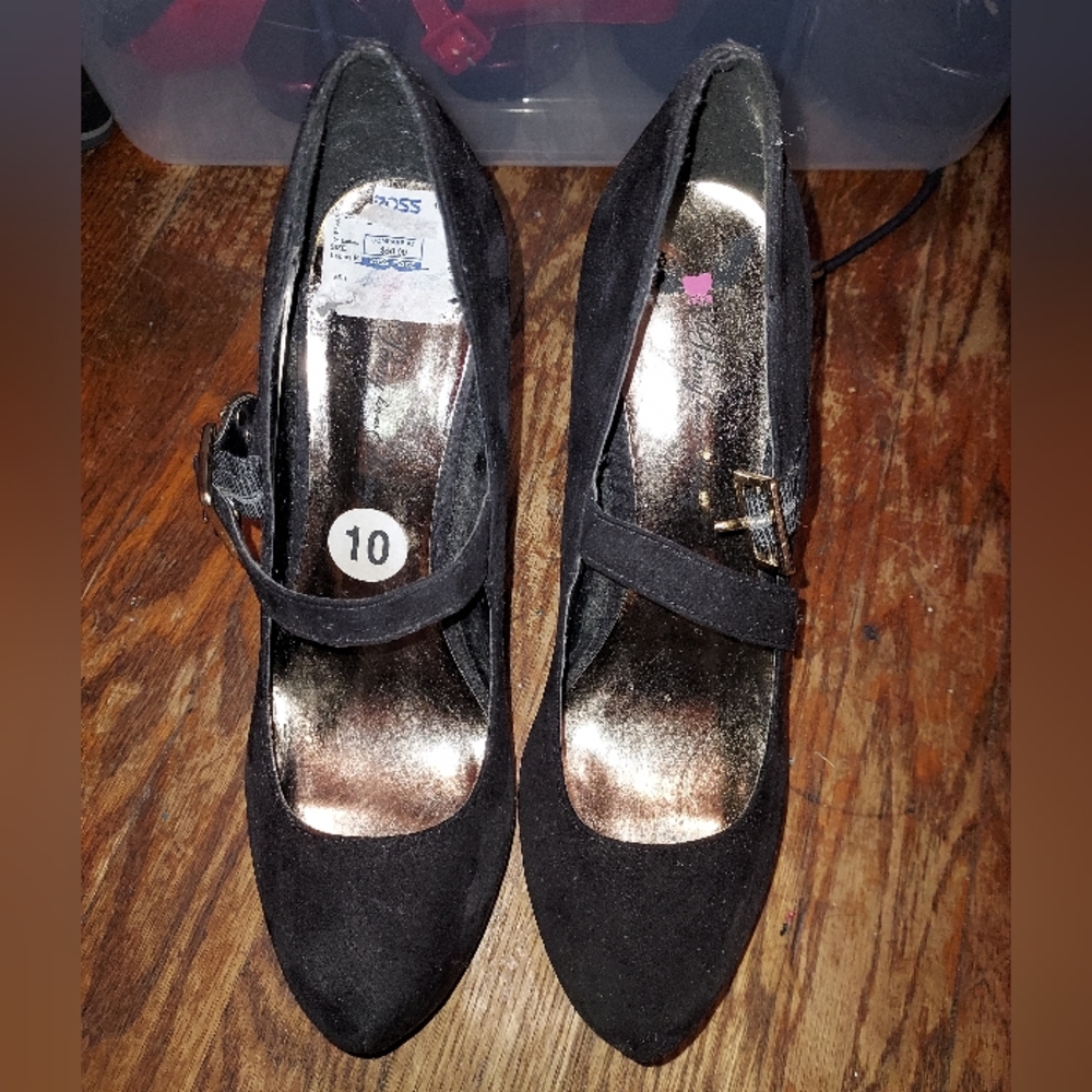 Sexy black Mary jane heels with gold buckle